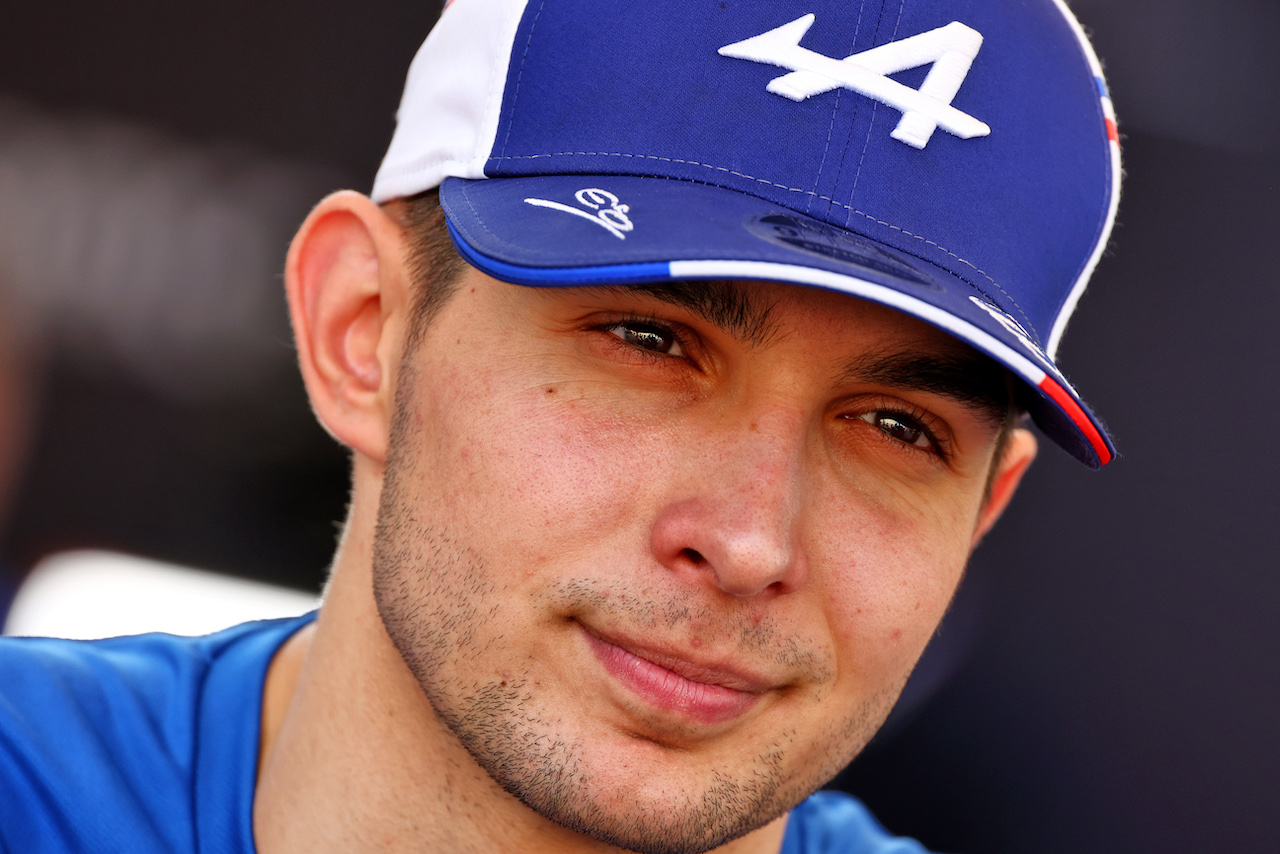 GP ABU DHABI, Esteban Ocon (FRA) Alpine F1 Team.
17.11.2022. Formula 1 World Championship, Rd 22, Abu Dhabi Grand Prix, Yas Marina Circuit, Abu Dhabi, Preparation Day.
 - www.xpbimages.com, EMail: requests@xpbimages.com © Copyright: Coates / XPB Images