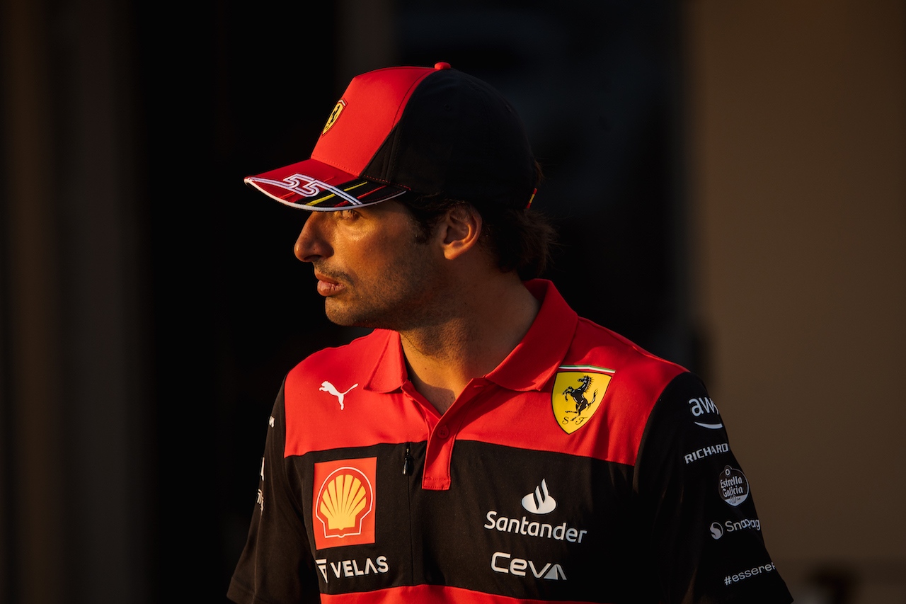 GP ABU DHABI, Carlos Sainz Jr (ESP) Ferrari.
17.11.2022. Formula 1 World Championship, Rd 22, Abu Dhabi Grand Prix, Yas Marina Circuit, Abu Dhabi, Preparation Day.
- www.xpbimages.com, EMail: requests@xpbimages.com © Copyright: Bearne / XPB Images