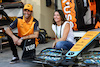 GP ABU DHABI, (L to R): Daniel Ricciardo (AUS) McLaren with Anna Tangles (LBN) Artist.
17.11.2022. Formula 1 World Championship, Rd 22, Abu Dhabi Grand Prix, Yas Marina Circuit, Abu Dhabi, Preparation Day.
- www.xpbimages.com, EMail: requests@xpbimages.com © Copyright: Batchelor / XPB Images