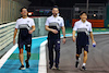 GP ABU DHABI, Yuki Tsunoda (JPN) AlphaTauri walks the circuit with the team.
17.11.2022. Formula 1 World Championship, Rd 22, Abu Dhabi Grand Prix, Yas Marina Circuit, Abu Dhabi, Preparation Day.
- www.xpbimages.com, EMail: requests@xpbimages.com © Copyright: Moy / XPB Images