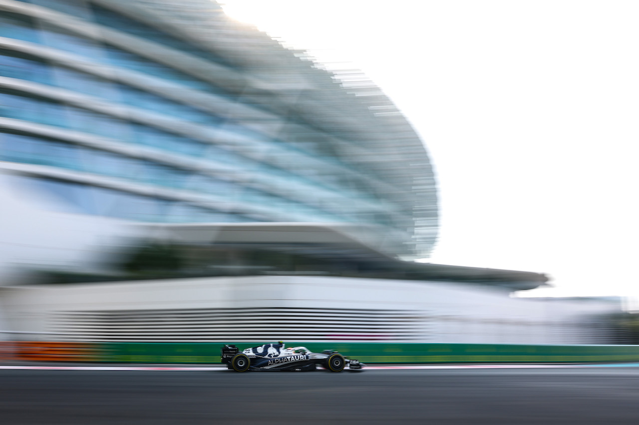 GP ABU DHABI, Yuki Tsunoda (JPN), Alpha Tauri 
19.11.2022. Formula 1 World Championship, Rd 22, Abu Dhabi Grand Prix, Yas Marina Circuit, Abu Dhabi, Qualifiche Day.
- www.xpbimages.com, EMail: requests@xpbimages.com ¬© Copyright: Charniaux / XPB Images