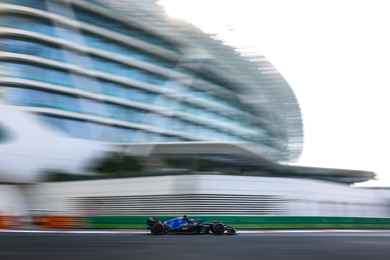 GP ABU DHABI, Alex Albon (THA), Williams F1 Team 
19.11.2022. Formula 1 World Championship, Rd 22, Abu Dhabi Grand Prix, Yas Marina Circuit, Abu Dhabi, Qualifiche Day.
- www.xpbimages.com, EMail: requests@xpbimages.com ¬© Copyright: Charniaux / XPB Images