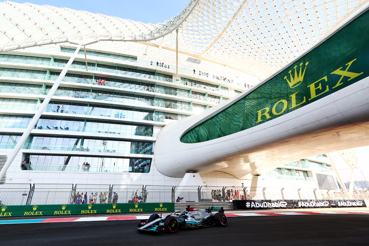 GP ABU DHABI, George Russell (GBR) Mercedes AMG F1 W13.
19.11.2022. Formula 1 World Championship, Rd 22, Abu Dhabi Grand Prix, Yas Marina Circuit, Abu Dhabi, Qualifiche Day.
- www.xpbimages.com, EMail: requests@xpbimages.com © Copyright: Moy / XPB Images