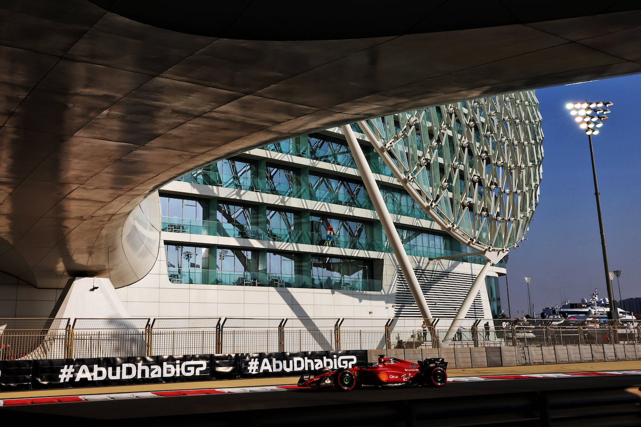 GP ABU DHABI, Charles Leclerc (MON) Ferrari F1-75.
19.11.2022. Formula 1 World Championship, Rd 22, Abu Dhabi Grand Prix, Yas Marina Circuit, Abu Dhabi, Qualifiche Day.
- www.xpbimages.com, EMail: requests@xpbimages.com © Copyright: Moy / XPB Images