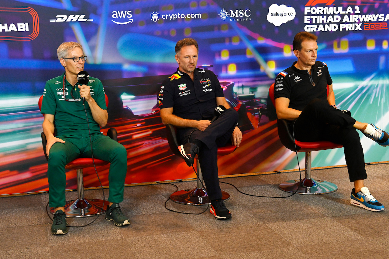 GP ABU DHABI, (L to R): Mike Krack (LUX) Aston Martin F1 Team, Team Principal; Christian Horner (GBR) Red Bull Racing Team Principal; e Laurent Rossi (FRA) Alpine Chief Executive Office, in the FIA Press Conference.
19.11.2022. Formula 1 World Championship, Rd 22, Abu Dhabi Grand Prix, Yas Marina Circuit, Abu Dhabi, Qualifiche Day.
- www.xpbimages.com, EMail: requests@xpbimages.com © Copyright: XPB Images