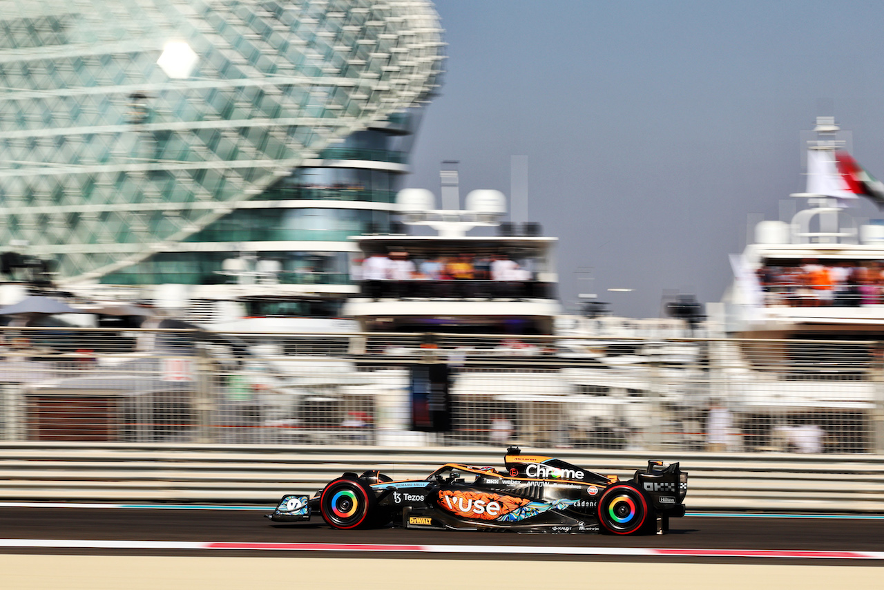GP ABU DHABI, Daniel Ricciardo (AUS) McLaren MCL36.
19.11.2022. Formula 1 World Championship, Rd 22, Abu Dhabi Grand Prix, Yas Marina Circuit, Abu Dhabi, Qualifiche Day.
- www.xpbimages.com, EMail: requests@xpbimages.com © Copyright: Moy / XPB Images