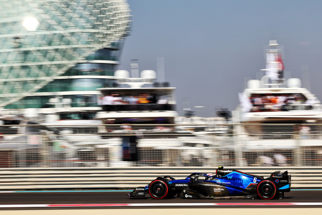 GP ABU DHABI, Nicholas Latifi (CDN) Williams Racing FW44.
19.11.2022. Formula 1 World Championship, Rd 22, Abu Dhabi Grand Prix, Yas Marina Circuit, Abu Dhabi, Qualifiche Day.
- www.xpbimages.com, EMail: requests@xpbimages.com © Copyright: Moy / XPB Images