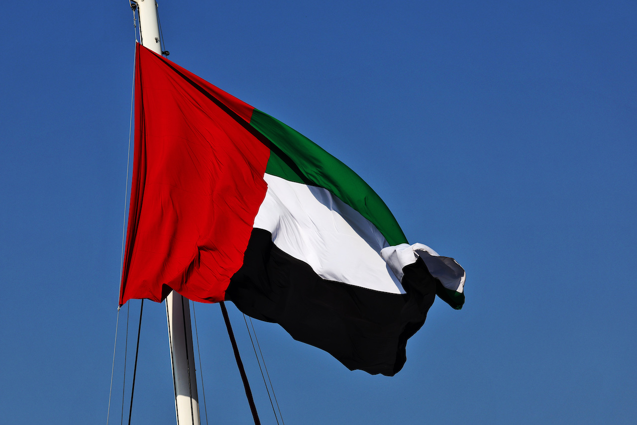GP ABU DHABI, Circuit Atmosfera - flag.
19.11.2022. Formula 1 World Championship, Rd 22, Abu Dhabi Grand Prix, Yas Marina Circuit, Abu Dhabi, Qualifiche Day.
- www.xpbimages.com, EMail: requests@xpbimages.com © Copyright: Moy / XPB Images