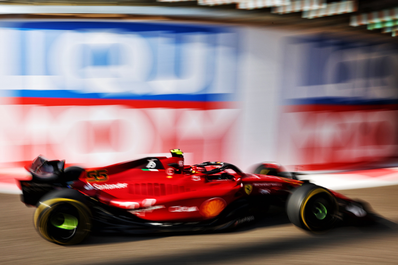 GP ABU DHABI, Carlos Sainz Jr (ESP) Ferrari F1-75.
19.11.2022. Formula 1 World Championship, Rd 22, Abu Dhabi Grand Prix, Yas Marina Circuit, Abu Dhabi, Qualifiche Day.
 - www.xpbimages.com, EMail: requests@xpbimages.com © Copyright: Coates / XPB Images