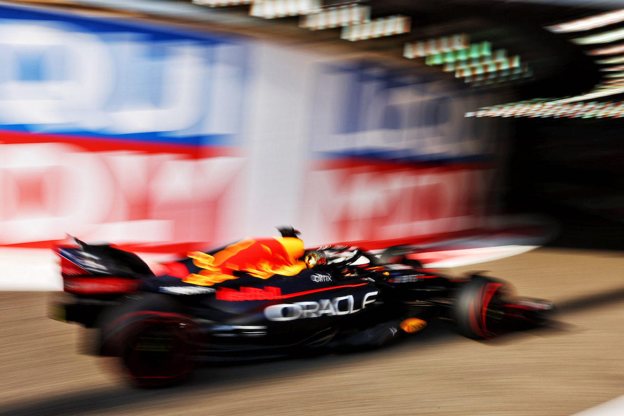 GP ABU DHABI, Max Verstappen (NLD) Red Bull Racing RB18.
19.11.2022. Formula 1 World Championship, Rd 22, Abu Dhabi Grand Prix, Yas Marina Circuit, Abu Dhabi, Qualifiche Day.
 - www.xpbimages.com, EMail: requests@xpbimages.com © Copyright: Coates / XPB Images
