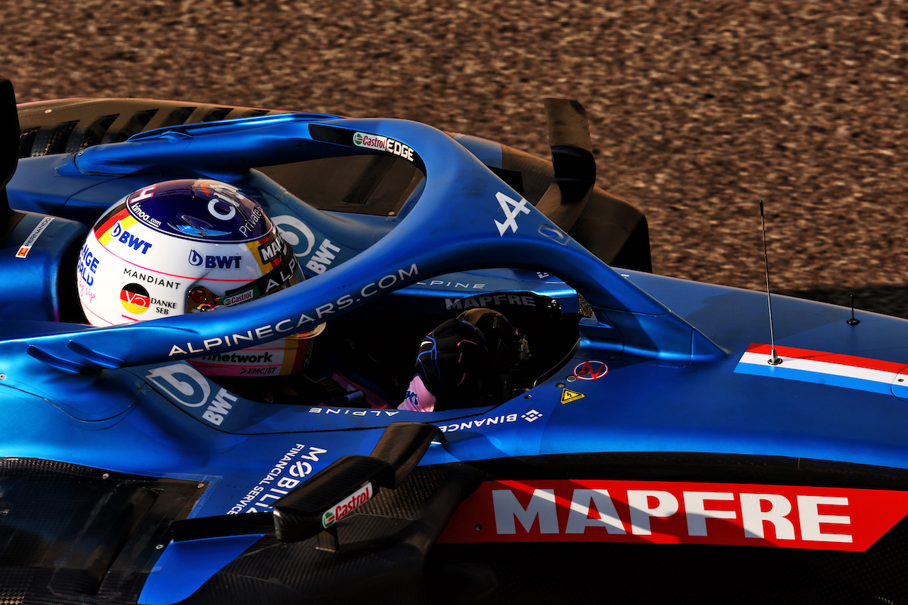 GP ABU DHABI, Fernando Alonso (ESP) Alpine F1 Team A522.
19.11.2022. Formula 1 World Championship, Rd 22, Abu Dhabi Grand Prix, Yas Marina Circuit, Abu Dhabi, Qualifiche Day.
 - www.xpbimages.com, EMail: requests@xpbimages.com © Copyright: Coates / XPB Images