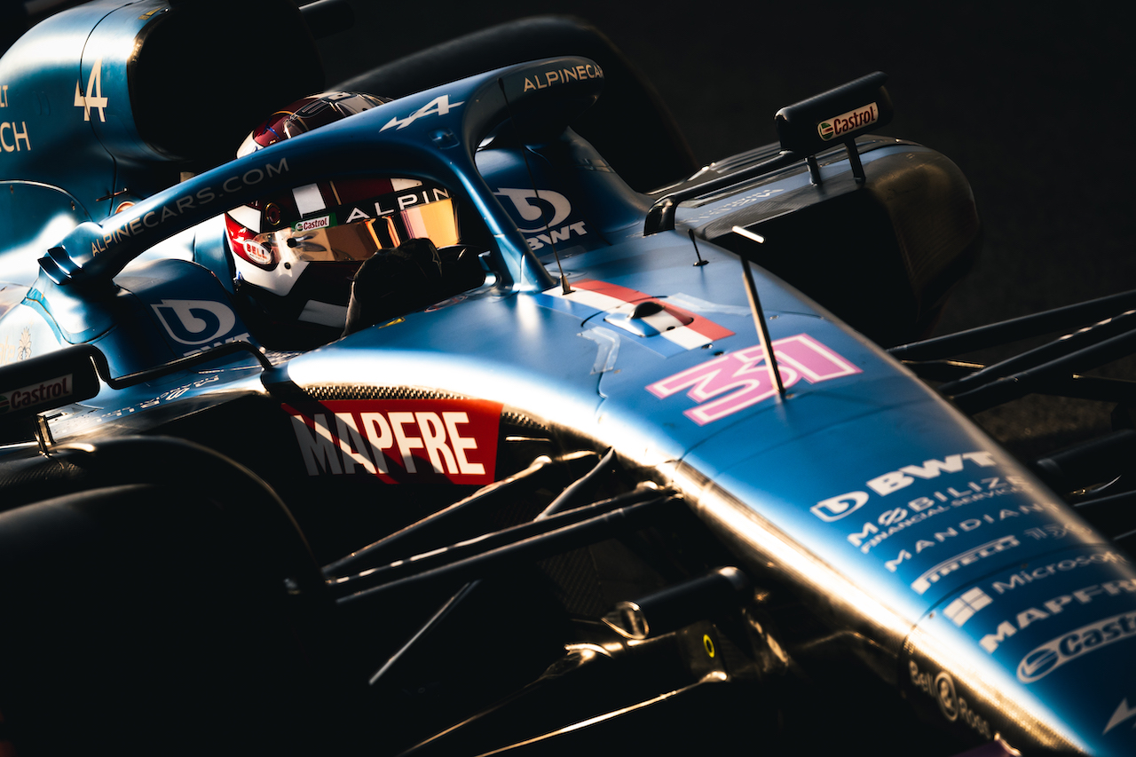 GP ABU DHABI, Esteban Ocon (FRA) Alpine F1 Team A522.
19.11.2022. Formula 1 World Championship, Rd 22, Abu Dhabi Grand Prix, Yas Marina Circuit, Abu Dhabi, Qualifiche Day.
- www.xpbimages.com, EMail: requests@xpbimages.com © Copyright: Bearne / XPB Images