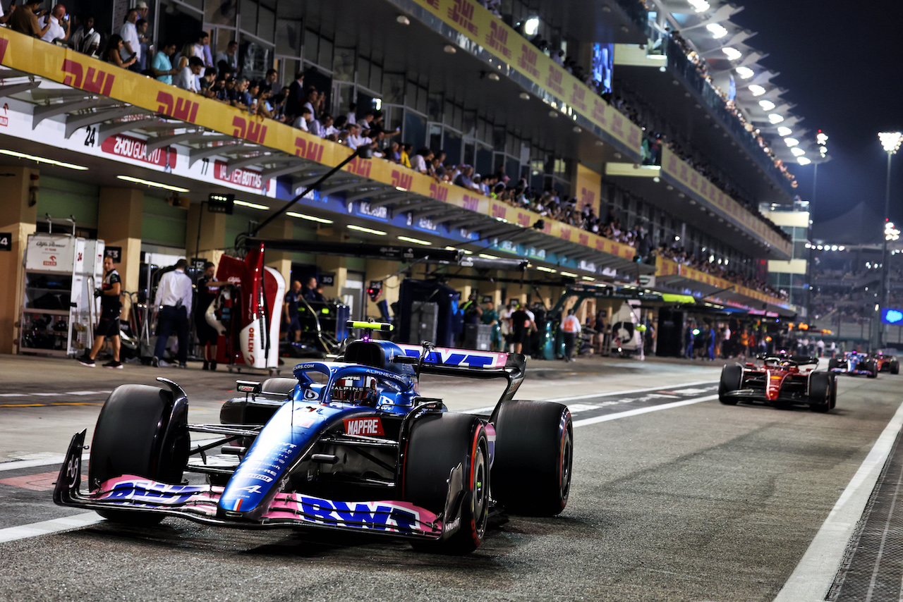 GP ABU DHABI, Esteban Ocon (FRA) Alpine F1 Team A522.
19.11.2022. Formula 1 World Championship, Rd 22, Abu Dhabi Grand Prix, Yas Marina Circuit, Abu Dhabi, Qualifiche Day.
- www.xpbimages.com, EMail: requests@xpbimages.com © Copyright: Batchelor / XPB Images