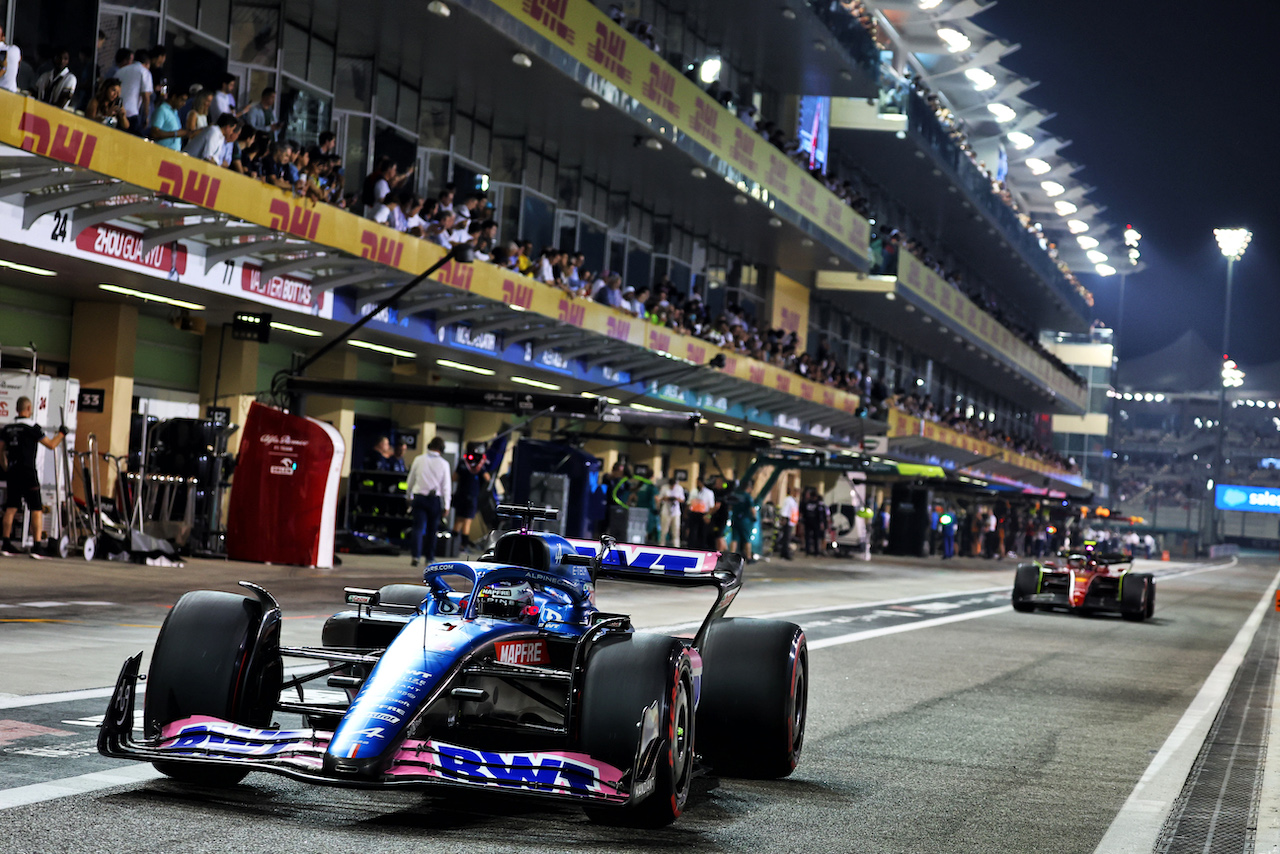 GP ABU DHABI, Fernando Alonso (ESP) Alpine F1 Team A522.
19.11.2022. Formula 1 World Championship, Rd 22, Abu Dhabi Grand Prix, Yas Marina Circuit, Abu Dhabi, Qualifiche Day.
- www.xpbimages.com, EMail: requests@xpbimages.com © Copyright: Batchelor / XPB Images
