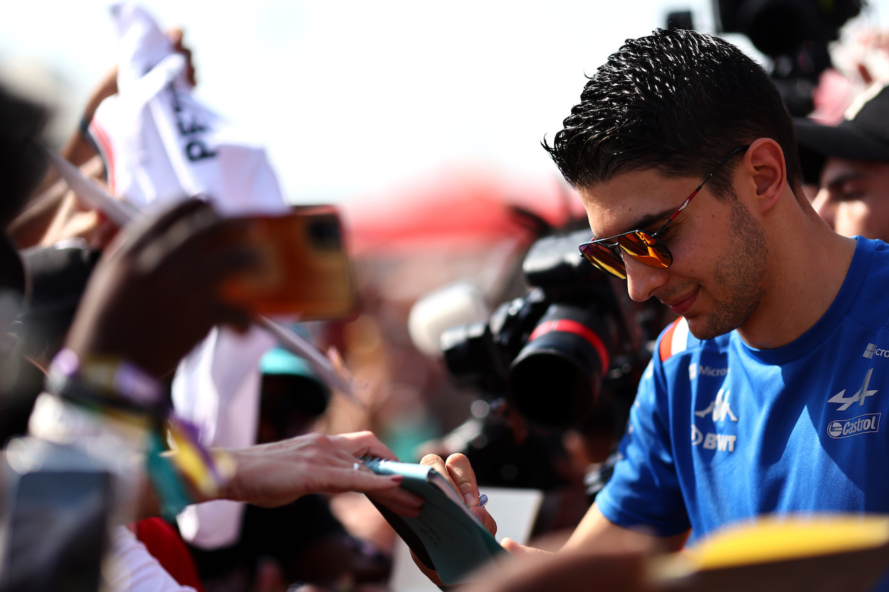 GP ABU DHABI, Esteban Ocon (FRA), Alpine F1 Team 
19.11.2022. Formula 1 World Championship, Rd 22, Abu Dhabi Grand Prix, Yas Marina Circuit, Abu Dhabi, Qualifiche Day.
- www.xpbimages.com, EMail: requests@xpbimages.com ¬© Copyright: Charniaux / XPB Images