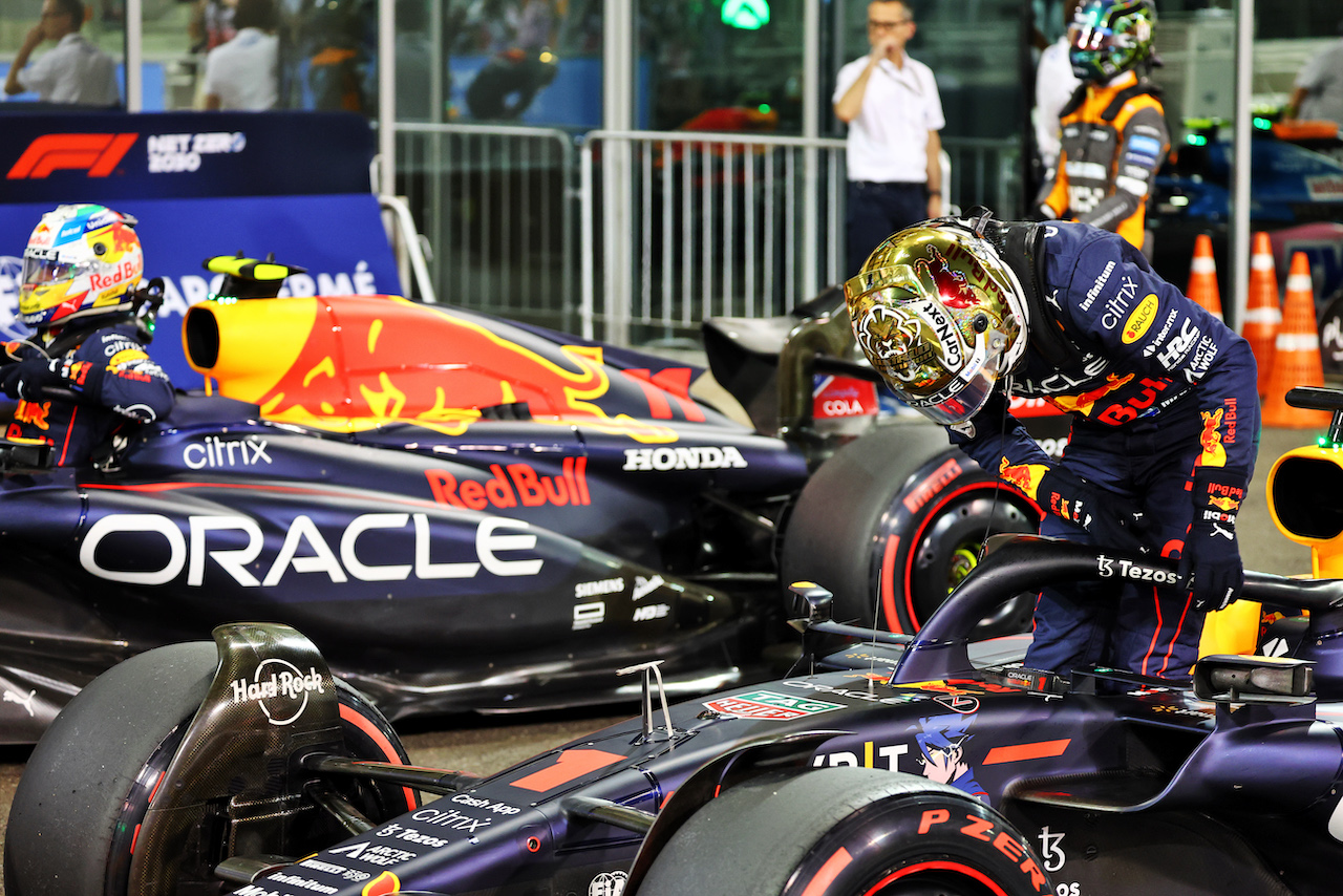 GP ABU DHABI, Max Verstappen (NLD) Red Bull Racing RB18 in qualifying parc ferme.
19.11.2022. Formula 1 World Championship, Rd 22, Abu Dhabi Grand Prix, Yas Marina Circuit, Abu Dhabi, Qualifiche Day.
- www.xpbimages.com, EMail: requests@xpbimages.com © Copyright: Batchelor / XPB Images