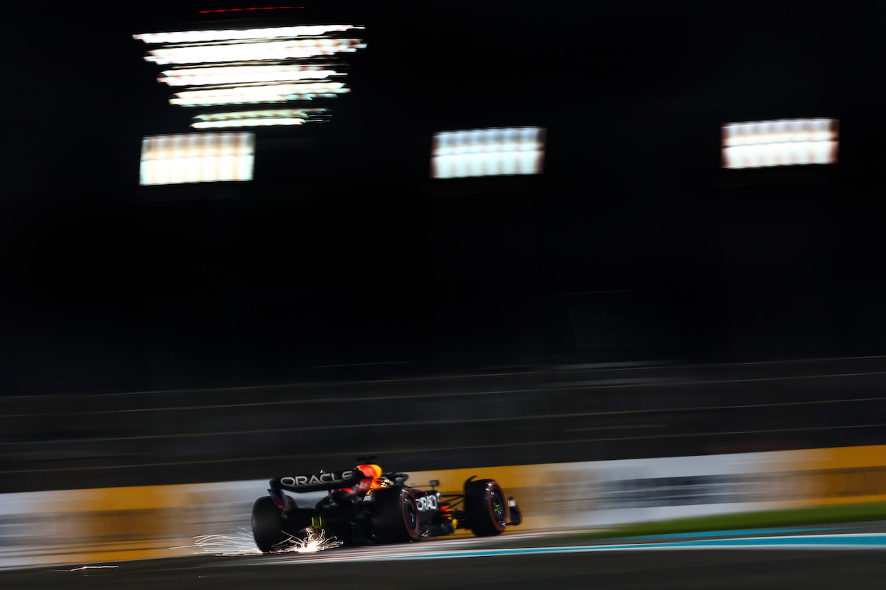 GP ABU DHABI, Max Verstappen (NLD), Red Bull Racing 
19.11.2022. Formula 1 World Championship, Rd 22, Abu Dhabi Grand Prix, Yas Marina Circuit, Abu Dhabi, Qualifiche Day.
- www.xpbimages.com, EMail: requests@xpbimages.com ¬© Copyright: Charniaux / XPB Images