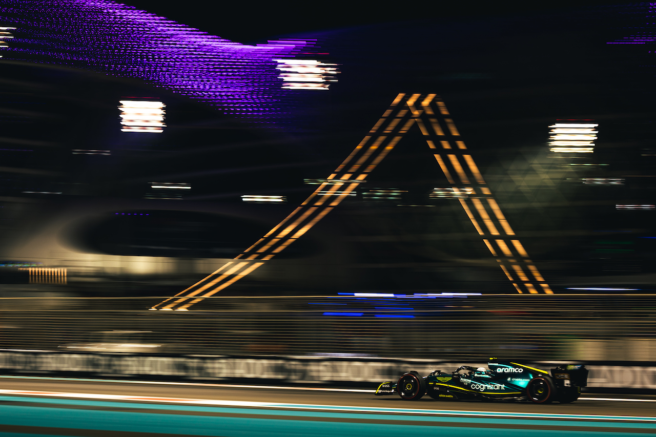 GP ABU DHABI, Sebastian Vettel (GER) Aston Martin F1 Team AMR22.
19.11.2022. Formula 1 World Championship, Rd 22, Abu Dhabi Grand Prix, Yas Marina Circuit, Abu Dhabi, Qualifiche Day.
- www.xpbimages.com, EMail: requests@xpbimages.com © Copyright: Bearne / XPB Images