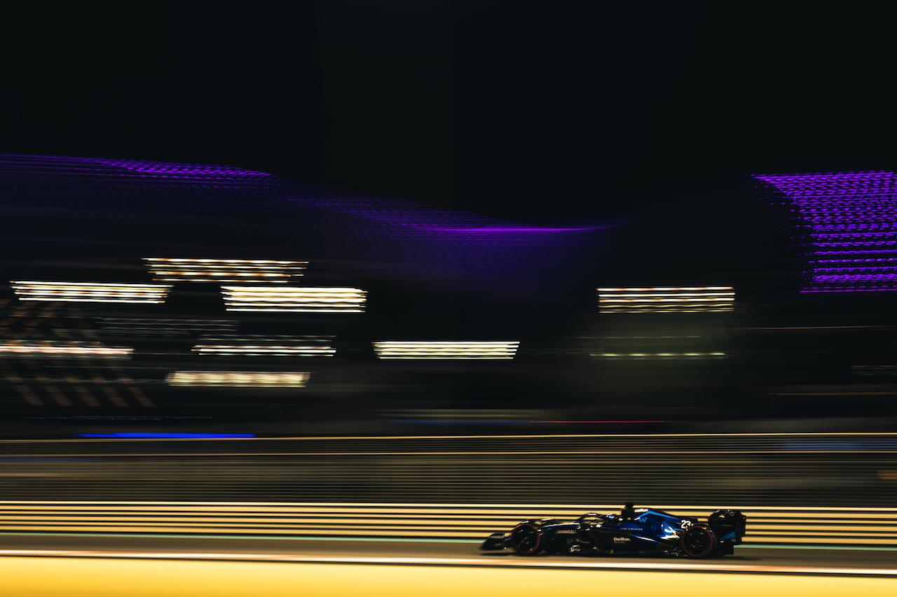 GP ABU DHABI, Alexander Albon (THA) Williams Racing FW44.
19.11.2022. Formula 1 World Championship, Rd 22, Abu Dhabi Grand Prix, Yas Marina Circuit, Abu Dhabi, Qualifiche Day.
- www.xpbimages.com, EMail: requests@xpbimages.com © Copyright: Bearne / XPB Images