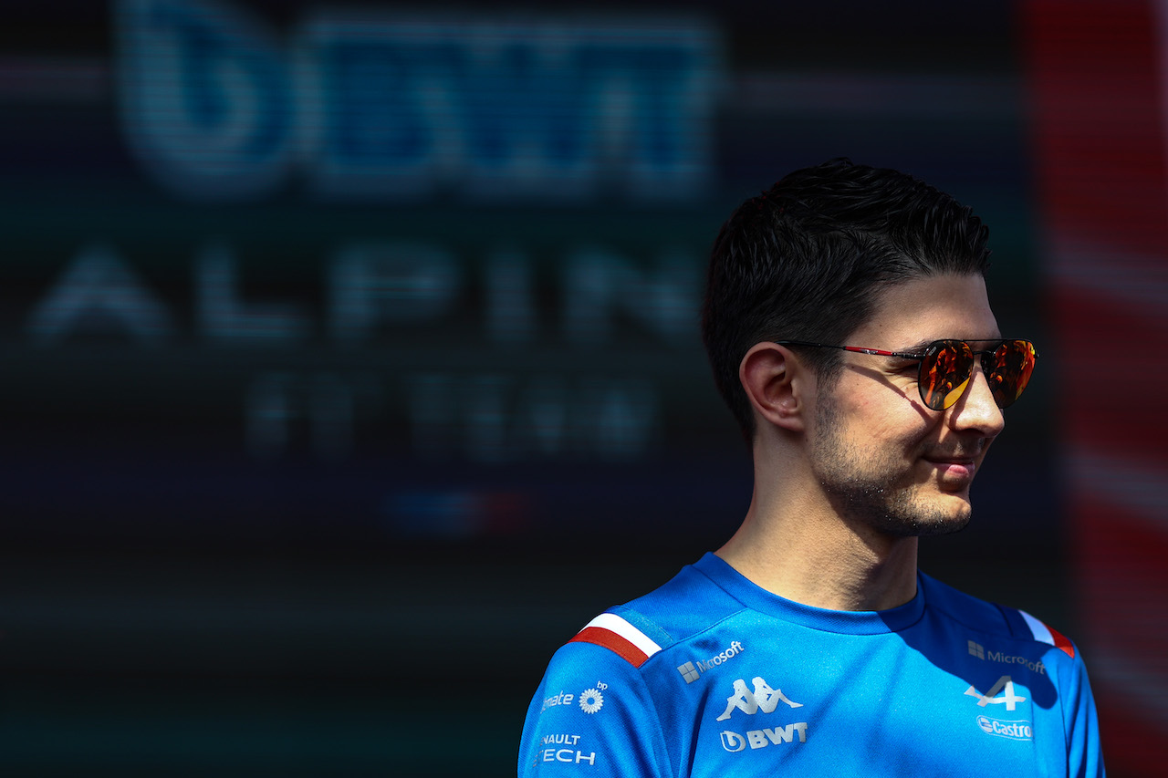 GP ABU DHABI, Esteban Ocon (FRA), Alpine F1 Team 
19.11.2022. Formula 1 World Championship, Rd 22, Abu Dhabi Grand Prix, Yas Marina Circuit, Abu Dhabi, Qualifiche Day.
- www.xpbimages.com, EMail: requests@xpbimages.com ¬© Copyright: Charniaux / XPB Images
