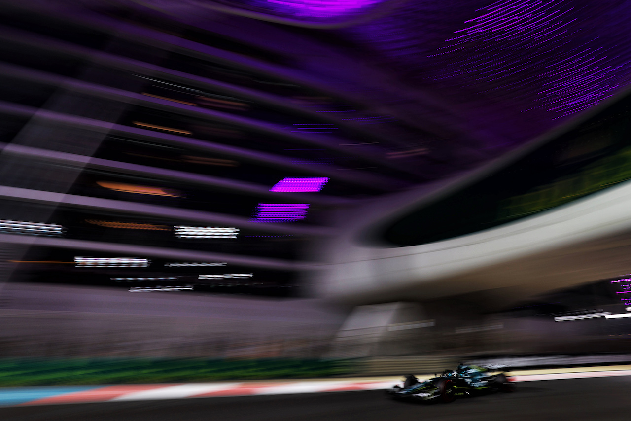 GP ABU DHABI, Lance Stroll (CDN) Aston Martin F1 Team AMR22.
19.11.2022. Formula 1 World Championship, Rd 22, Abu Dhabi Grand Prix, Yas Marina Circuit, Abu Dhabi, Qualifiche Day.
 - www.xpbimages.com, EMail: requests@xpbimages.com © Copyright: Coates / XPB Images