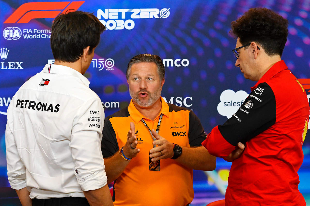 GP ABU DHABI, (L to R): Toto Wolff (GER) Mercedes AMG F1 Shareholder e Executive Director; Zak Brown (USA) McLaren Executive Director; e Mattia Binotto (ITA) Ferrari Team Principal, in the FIA Press Conference.
19.11.2022. Formula 1 World Championship, Rd 22, Abu Dhabi Grand Prix, Yas Marina Circuit, Abu Dhabi, Qualifiche Day.
- www.xpbimages.com, EMail: requests@xpbimages.com © Copyright: XPB Images
