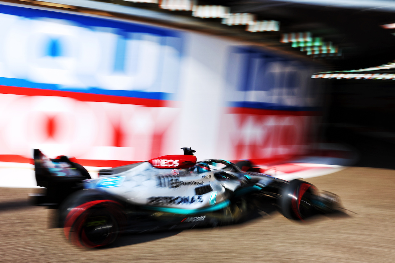 GP ABU DHABI, George Russell (GBR) Mercedes AMG F1 W13.
19.11.2022. Formula 1 World Championship, Rd 22, Abu Dhabi Grand Prix, Yas Marina Circuit, Abu Dhabi, Qualifiche Day.
 - www.xpbimages.com, EMail: requests@xpbimages.com © Copyright: Coates / XPB Images