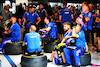 GP ABU DHABI, Alpine F1 Team meccanici.
19.11.2022. Formula 1 World Championship, Rd 22, Abu Dhabi Grand Prix, Yas Marina Circuit, Abu Dhabi, Qualifiche Day.
 - www.xpbimages.com, EMail: requests@xpbimages.com © Copyright: Coates / XPB Images