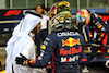 GP ABU DHABI, (L to R): Mohammed Bin Sulayem (UAE) FIA President with pole sitter Max Verstappen (NLD) Red Bull Racing in qualifying parc ferme.
19.11.2022. Formula 1 World Championship, Rd 22, Abu Dhabi Grand Prix, Yas Marina Circuit, Abu Dhabi, Qualifiche Day.
- www.xpbimages.com, EMail: requests@xpbimages.com © Copyright: Batchelor / XPB Images