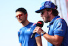 GP ABU DHABI, Fernando Alonso (ESP), Alpine F1 Team e Esteban Ocon (FRA), Alpine F1 Team 
19.11.2022. Formula 1 World Championship, Rd 22, Abu Dhabi Grand Prix, Yas Marina Circuit, Abu Dhabi, Qualifiche Day.
- www.xpbimages.com, EMail: requests@xpbimages.com © Copyright: Charniaux / XPB Images