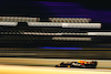 GP ABU DHABI, Sergio Perez (MEX) Red Bull Racing RB18.
19.11.2022. Formula 1 World Championship, Rd 22, Abu Dhabi Grand Prix, Yas Marina Circuit, Abu Dhabi, Qualifiche Day.
- www.xpbimages.com, EMail: requests@xpbimages.com © Copyright: Bearne / XPB Images
