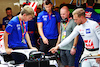 GP ABU DHABI, Kevin Magnussen (DEN) Haas F1 Team with his brother Luca Magnussen (DEN) e father Jan Magnussen (DEN).
19.11.2022. Formula 1 World Championship, Rd 22, Abu Dhabi Grand Prix, Yas Marina Circuit, Abu Dhabi, Qualifiche Day.
 - www.xpbimages.com, EMail: requests@xpbimages.com © Copyright: Coates / XPB Images