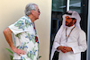 GP ABU DHABI, (L to R): Gordon Murray (RSA) Car Designer with Mohammed Bin Sulayem (UAE) FIA President.
19.11.2022. Formula 1 World Championship, Rd 22, Abu Dhabi Grand Prix, Yas Marina Circuit, Abu Dhabi, Qualifiche Day.
- www.xpbimages.com, EMail: requests@xpbimages.com © Copyright: Moy / XPB Images