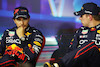 GP ABU DHABI, (L to R): Sergio Perez (MEX) Red Bull Racing e Max Verstappen (NLD) Red Bull Racing in the post qualifying FIA Press Conference.
19.11.2022. Formula 1 World Championship, Rd 22, Abu Dhabi Grand Prix, Yas Marina Circuit, Abu Dhabi, Qualifiche Day.
- www.xpbimages.com, EMail: requests@xpbimages.com © Copyright: XPB Images