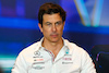 GP ABU DHABI, Toto Wolff (GER) Mercedes AMG F1 Shareholder e Executive Director in the FIA Press Conference.
19.11.2022. Formula 1 World Championship, Rd 22, Abu Dhabi Grand Prix, Yas Marina Circuit, Abu Dhabi, Qualifiche Day.
- www.xpbimages.com, EMail: requests@xpbimages.com © Copyright: XPB Images