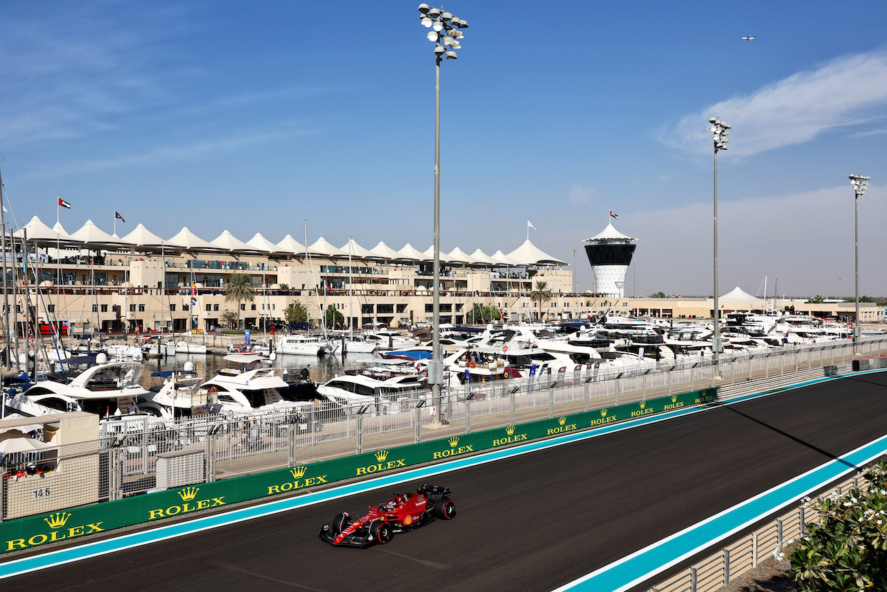 GP ABU DHABI, Charles Leclerc (MON) Ferrari F1-75.
18.11.2022. Formula 1 World Championship, Rd 22, Abu Dhabi Grand Prix, Yas Marina Circuit, Abu Dhabi, Practice Day.
- www.xpbimages.com, EMail: requests@xpbimages.com © Copyright: Moy / XPB Images