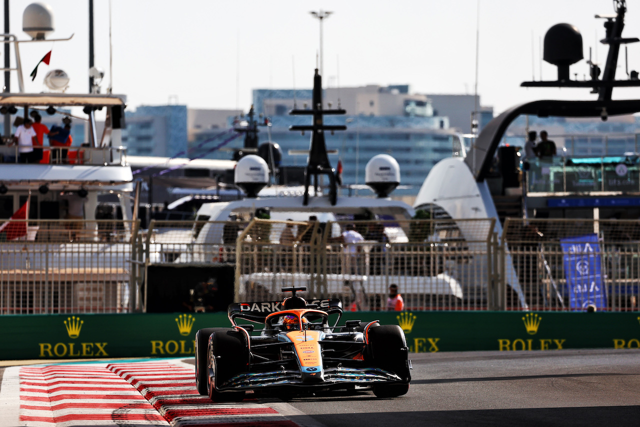 GP ABU DHABI, Daniel Ricciardo (AUS) McLaren MCL36.
18.11.2022. Formula 1 World Championship, Rd 22, Abu Dhabi Grand Prix, Yas Marina Circuit, Abu Dhabi, Practice Day.
- www.xpbimages.com, EMail: requests@xpbimages.com © Copyright: Moy / XPB Images