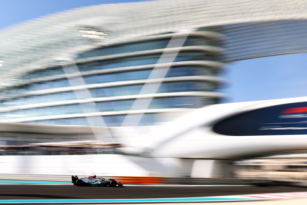 GP ABU DHABI, George Russell (GBR) Mercedes AMG F1 W13.
18.11.2022. Formula 1 World Championship, Rd 22, Abu Dhabi Grand Prix, Yas Marina Circuit, Abu Dhabi, Practice Day.
 - www.xpbimages.com, EMail: requests@xpbimages.com © Copyright: Coates / XPB Images