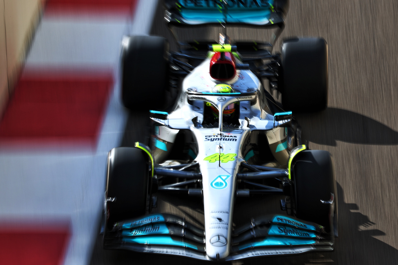 GP ABU DHABI, Lewis Hamilton (GBR) Mercedes AMG F1 W13.
18.11.2022. Formula 1 World Championship, Rd 22, Abu Dhabi Grand Prix, Yas Marina Circuit, Abu Dhabi, Practice Day.
 - www.xpbimages.com, EMail: requests@xpbimages.com © Copyright: Coates / XPB Images