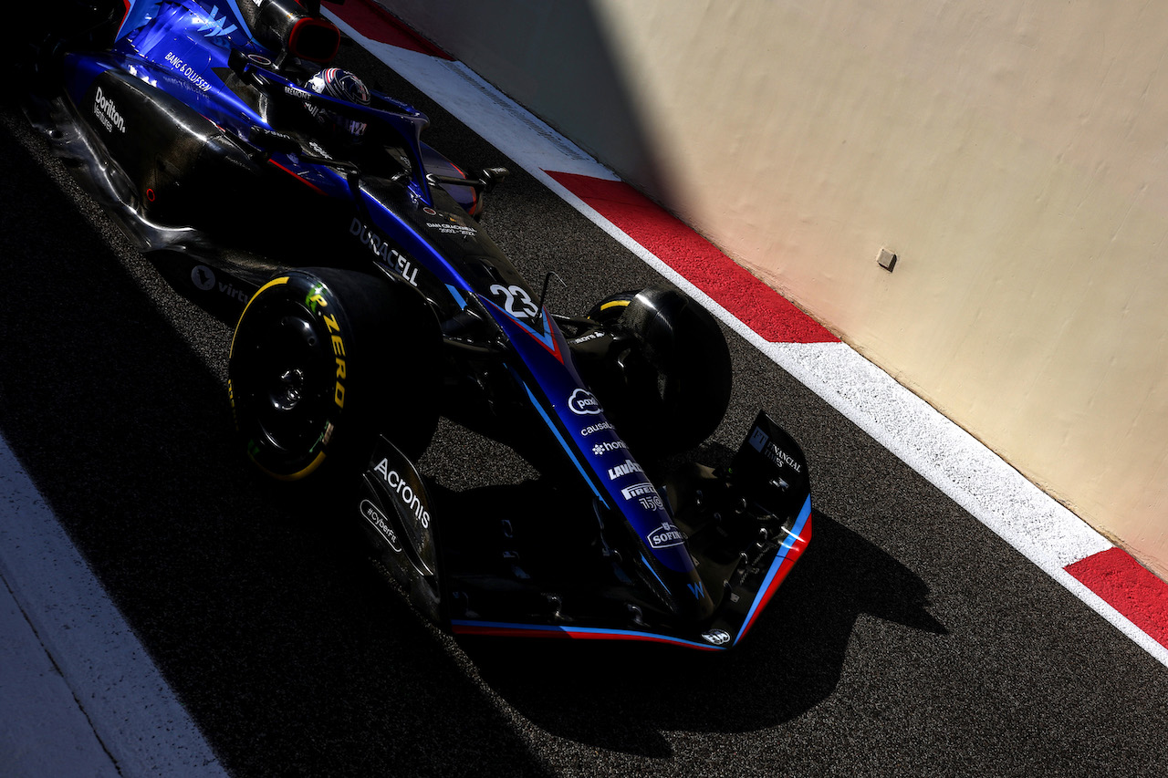 GP ABU DHABI, Alex Albon (THA), Williams F1 Team 
18.11.2022. Formula 1 World Championship, Rd 22, Abu Dhabi Grand Prix, Yas Marina Circuit, Abu Dhabi, Practice Day.
- www.xpbimages.com, EMail: requests@xpbimages.com © Copyright: Charniaux / XPB Images