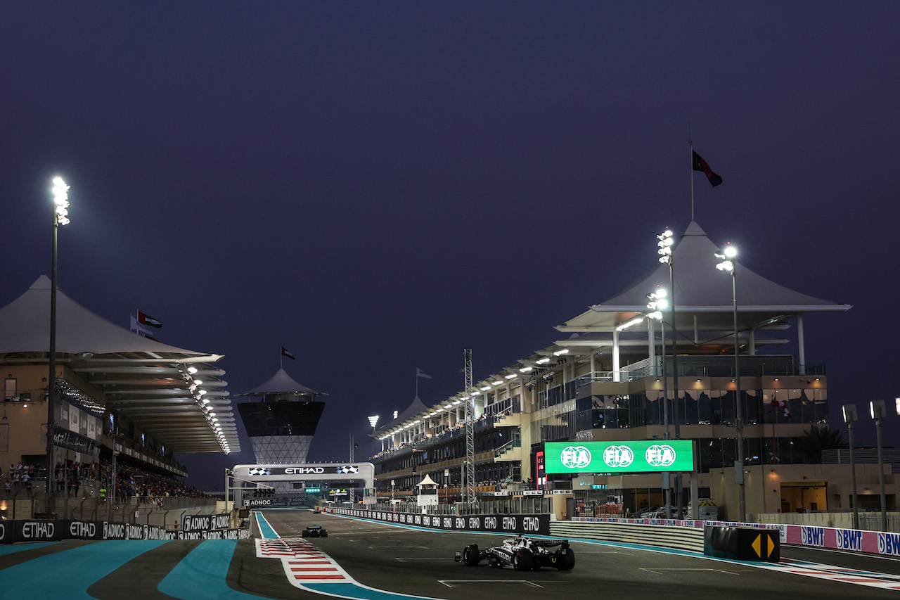 GP ABU DHABI, Pierre Gasly (FRA), AlphaTauri F1 
18.11.2022. Formula 1 World Championship, Rd 22, Abu Dhabi Grand Prix, Yas Marina Circuit, Abu Dhabi, Practice Day.
- www.xpbimages.com, EMail: requests@xpbimages.com ¬© Copyright: Charniaux / XPB Images