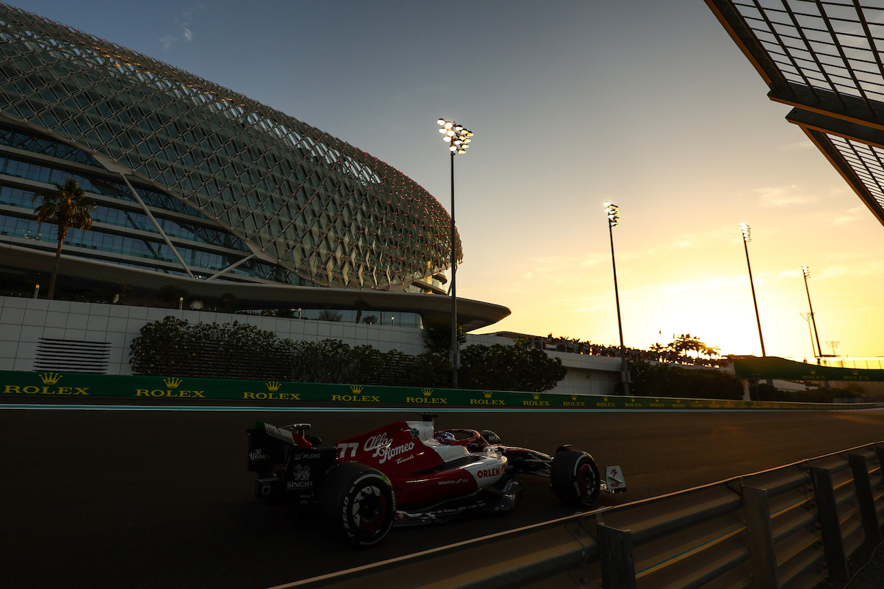 GP ABU DHABI, Valtteri Bottas (FIN), Alfa Romeo Racing 
18.11.2022. Formula 1 World Championship, Rd 22, Abu Dhabi Grand Prix, Yas Marina Circuit, Abu Dhabi, Practice Day.
- www.xpbimages.com, EMail: requests@xpbimages.com ¬© Copyright: Charniaux / XPB Images
