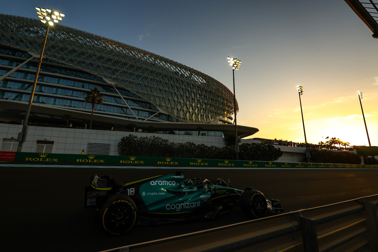 GP ABU DHABI, Lance Stroll (CDN), Aston Martin F1 Team 
18.11.2022. Formula 1 World Championship, Rd 22, Abu Dhabi Grand Prix, Yas Marina Circuit, Abu Dhabi, Practice Day.
- www.xpbimages.com, EMail: requests@xpbimages.com ¬© Copyright: Charniaux / XPB Images