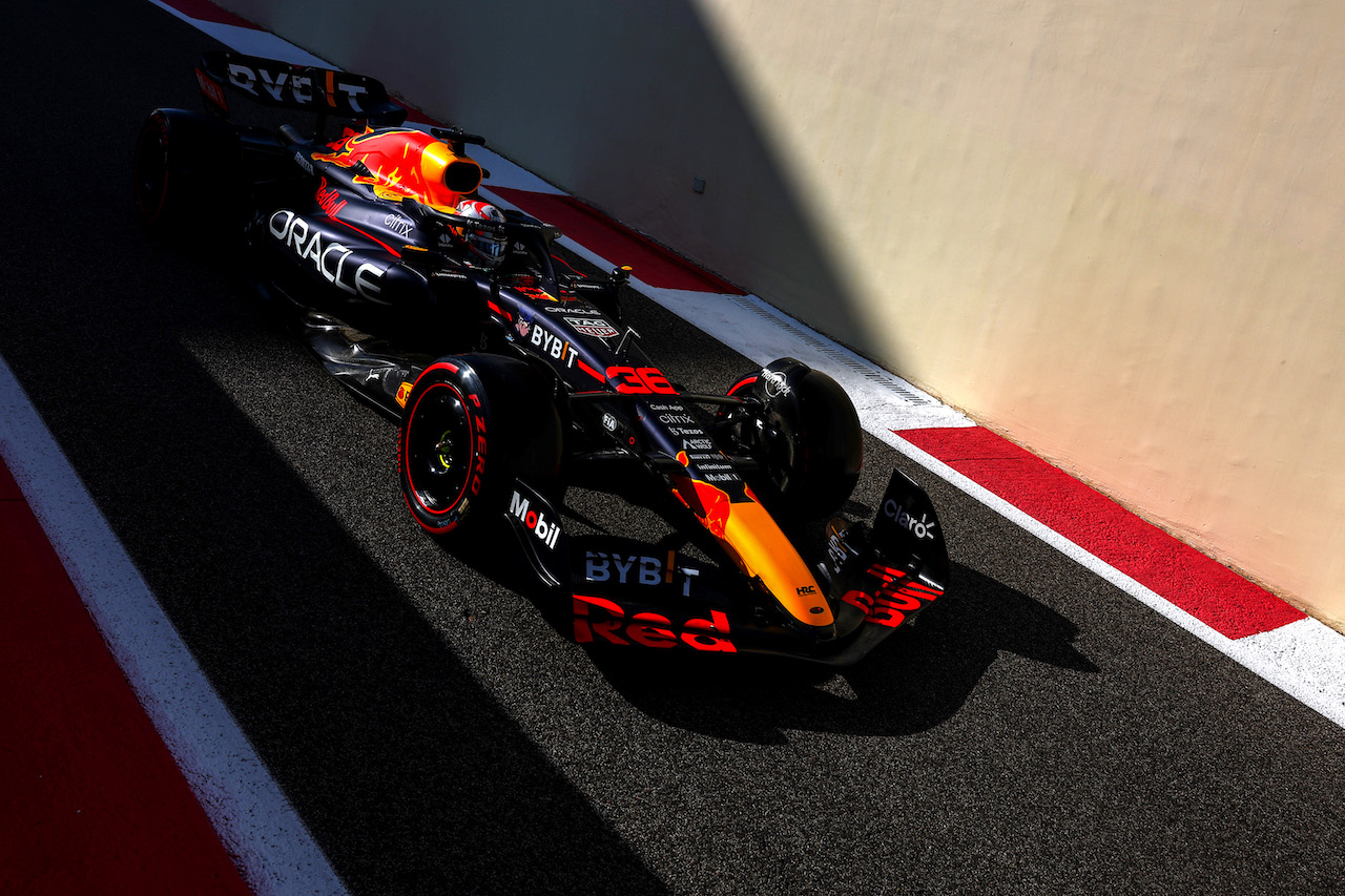 GP ABU DHABI, Liam Lawson (NZL) Red Bull Racing
18.11.2022. Formula 1 World Championship, Rd 22, Abu Dhabi Grand Prix, Yas Marina Circuit, Abu Dhabi, Practice Day.
- www.xpbimages.com, EMail: requests@xpbimages.com ¬© Copyright: Charniaux / XPB Images