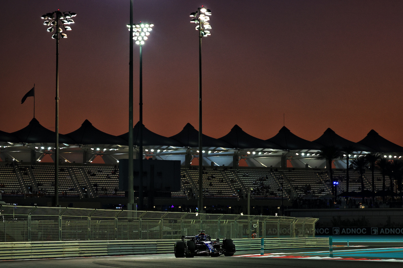 GP ABU DHABI, Alexander Albon (THA) Williams Racing FW44.
18.11.2022. Formula 1 World Championship, Rd 22, Abu Dhabi Grand Prix, Yas Marina Circuit, Abu Dhabi, Practice Day.
- www.xpbimages.com, EMail: requests@xpbimages.com © Copyright: Moy / XPB Images