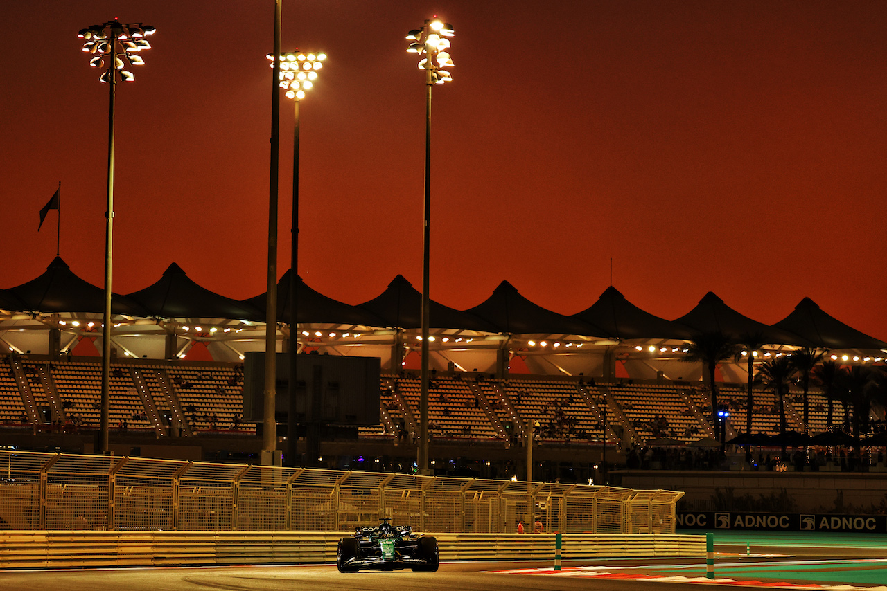 GP ABU DHABI, Lance Stroll (CDN) Aston Martin F1 Team AMR22.
18.11.2022. Formula 1 World Championship, Rd 22, Abu Dhabi Grand Prix, Yas Marina Circuit, Abu Dhabi, Practice Day.
- www.xpbimages.com, EMail: requests@xpbimages.com © Copyright: Moy / XPB Images