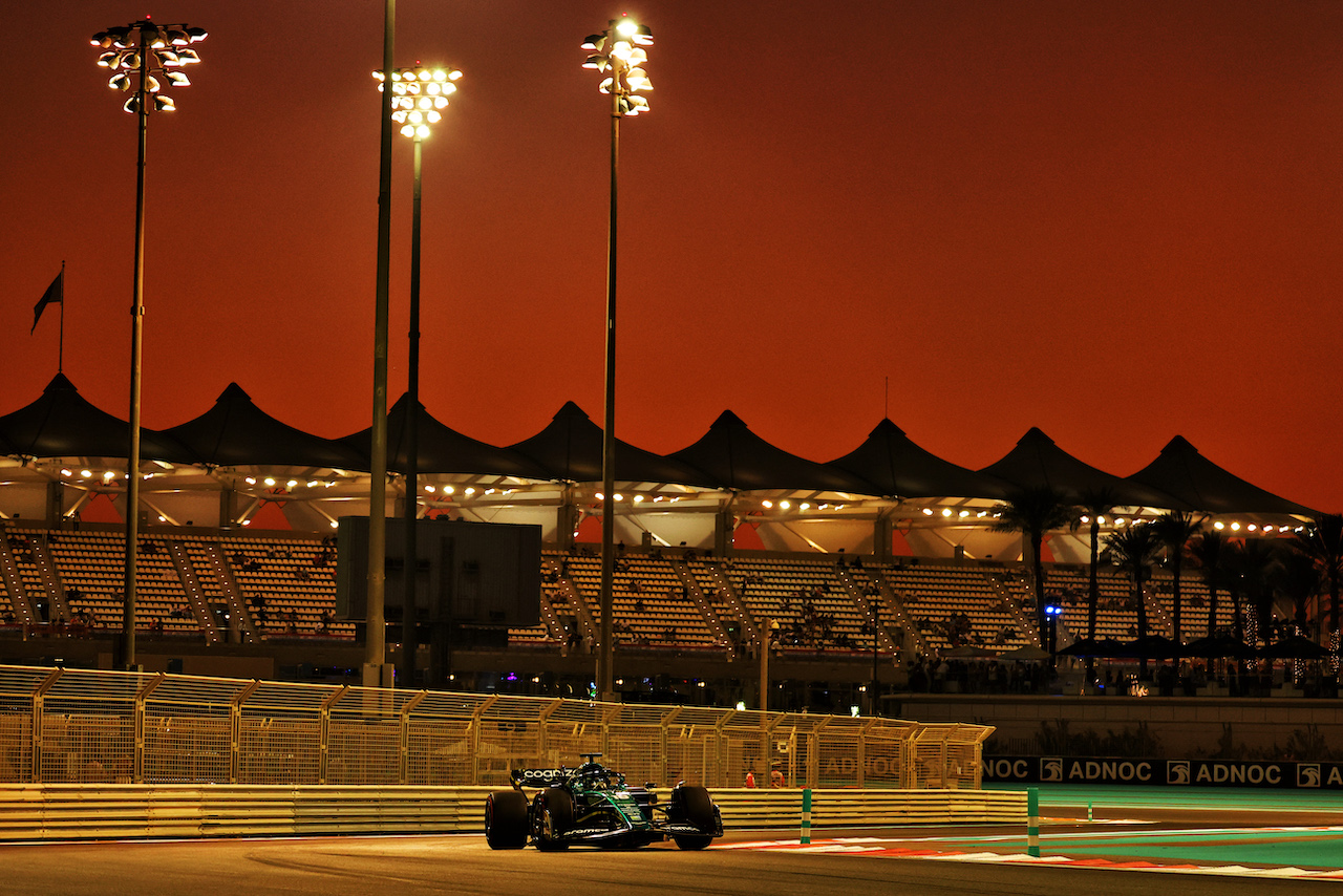 GP ABU DHABI, Lance Stroll (CDN) Aston Martin F1 Team AMR22.
18.11.2022. Formula 1 World Championship, Rd 22, Abu Dhabi Grand Prix, Yas Marina Circuit, Abu Dhabi, Practice Day.
- www.xpbimages.com, EMail: requests@xpbimages.com © Copyright: Moy / XPB Images
