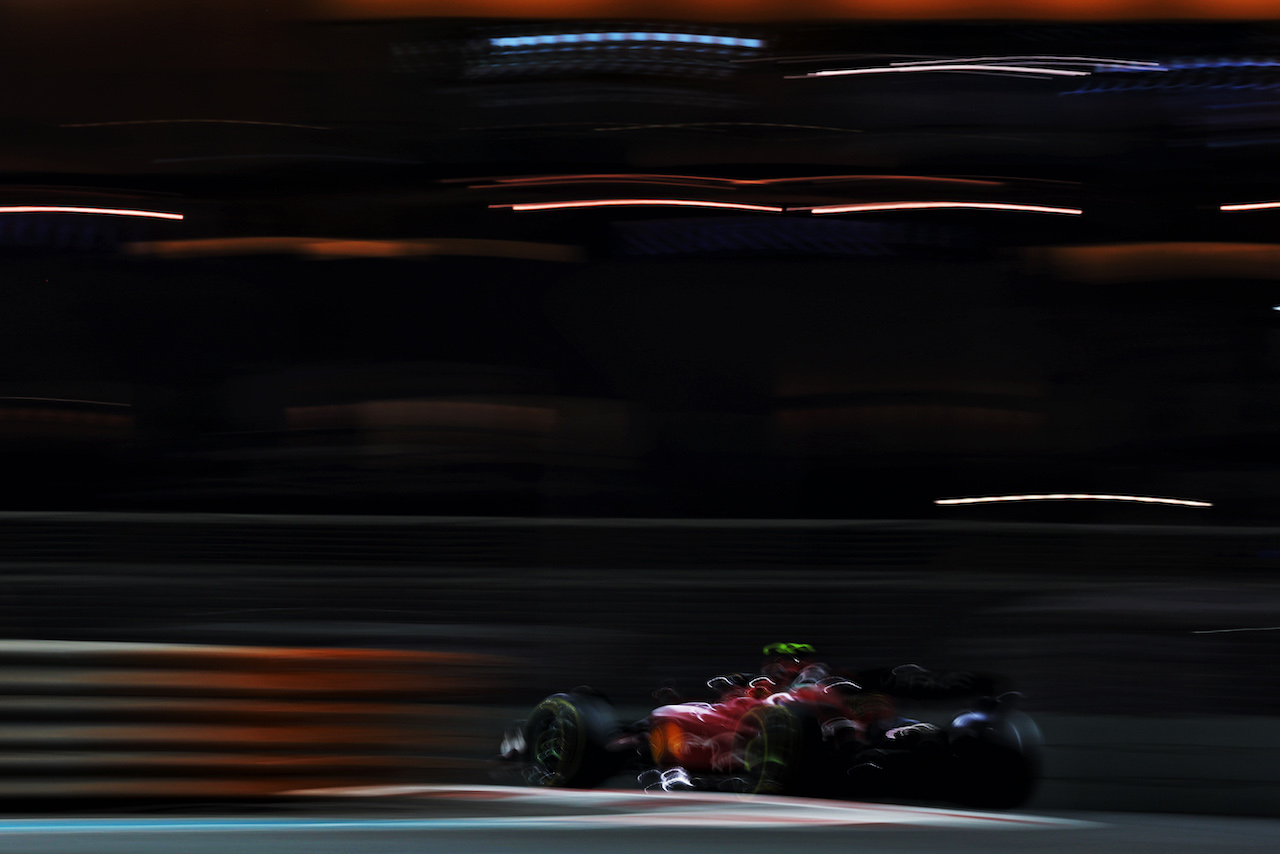 GP ABU DHABI, Carlos Sainz Jr (ESP) Ferrari F1-75.
18.11.2022. Formula 1 World Championship, Rd 22, Abu Dhabi Grand Prix, Yas Marina Circuit, Abu Dhabi, Practice Day.
- www.xpbimages.com, EMail: requests@xpbimages.com © Copyright: Moy / XPB Images
