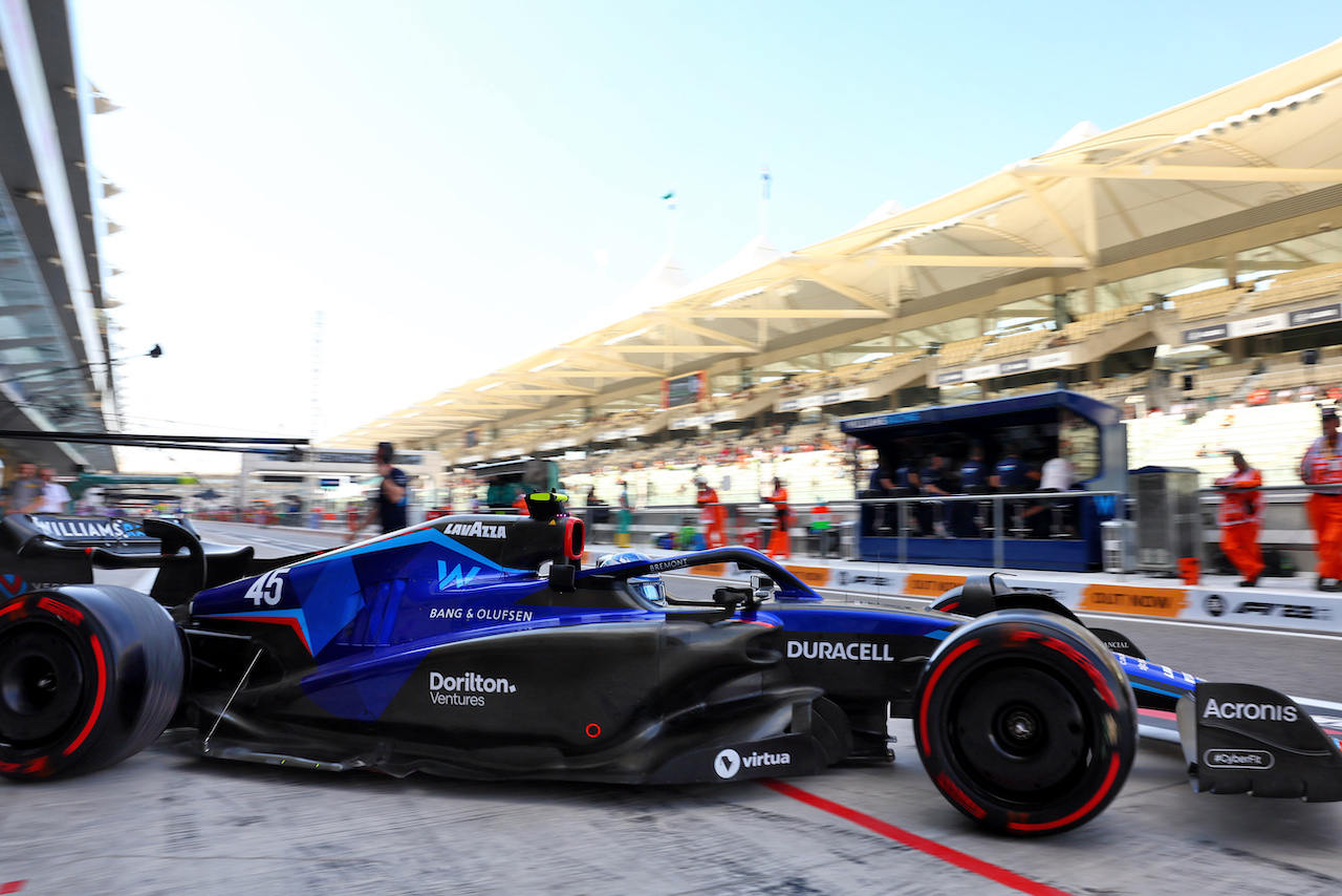 GP ABU DHABI, Logan Sargeant (USA) Williams Racing FW44 Academy Driver leaves the pits.
18.11.2022. Formula 1 World Championship, Rd 22, Abu Dhabi Grand Prix, Yas Marina Circuit, Abu Dhabi, Practice Day.
- www.xpbimages.com, EMail: requests@xpbimages.com © Copyright: Batchelor / XPB Images