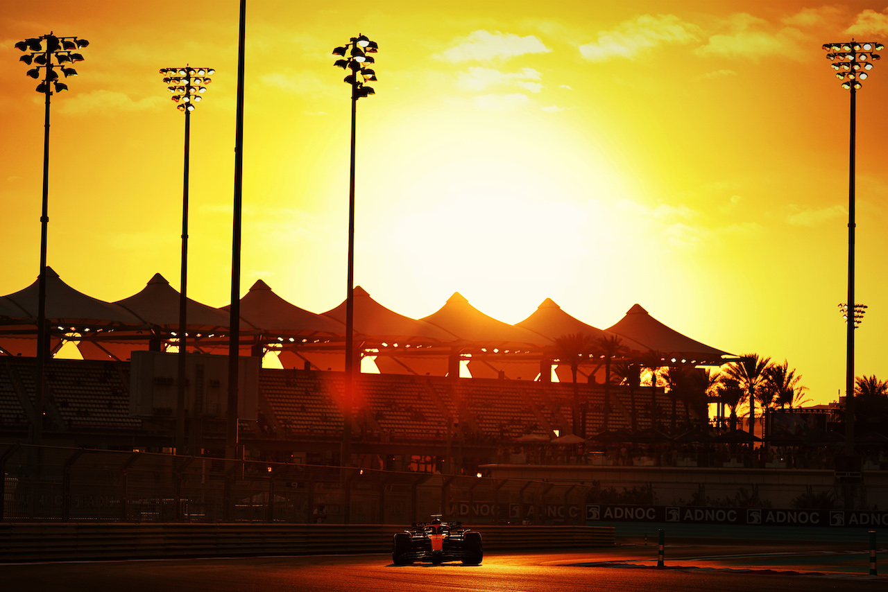 GP ABU DHABI, Lando Norris (GBR) McLaren MCL36.
18.11.2022. Formula 1 World Championship, Rd 22, Abu Dhabi Grand Prix, Yas Marina Circuit, Abu Dhabi, Practice Day.
- www.xpbimages.com, EMail: requests@xpbimages.com © Copyright: Moy / XPB Images